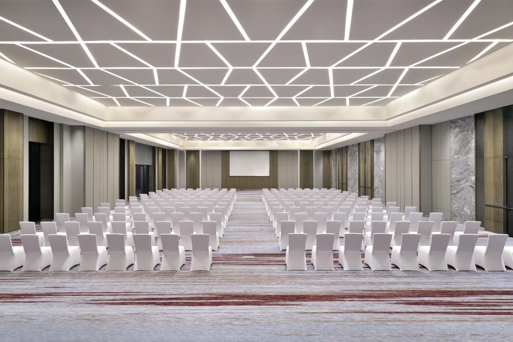 Courtyard By Marriott Gorakhpur Hotel Exterior photo